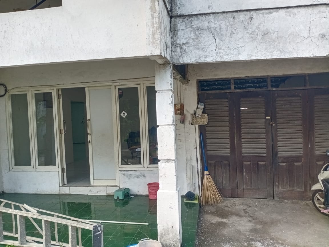 Dijual Rumah Luas Strategis Siap Huni di Surabaya Barat - Image 1