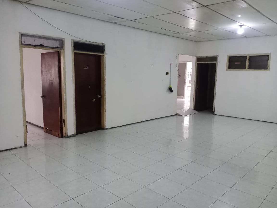 Dijual Rumah Luas Strategis Siap Huni di Surabaya Barat - Thumbnail 4