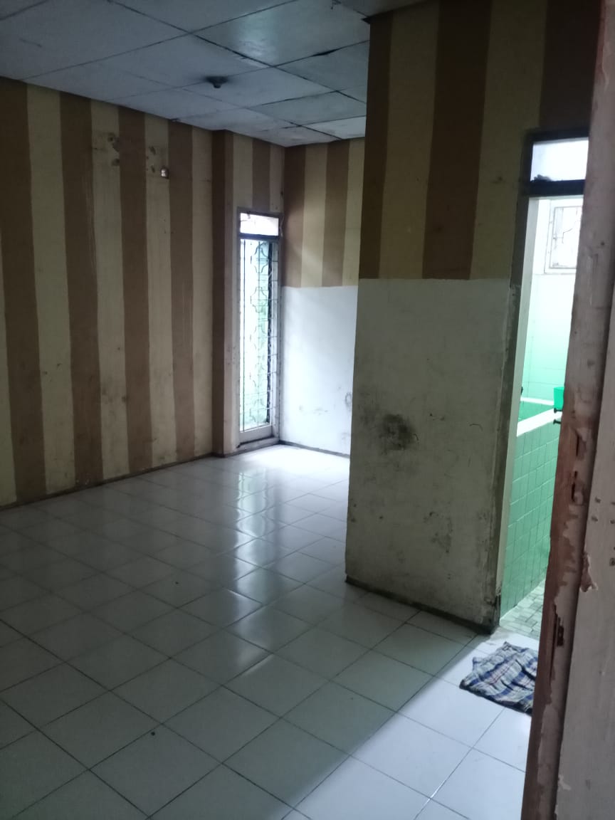 Dijual Rumah Luas Strategis Siap Huni di Surabaya Barat - Thumbnail 5