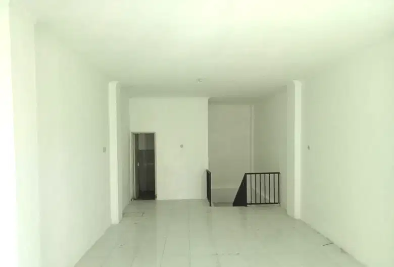 Disewakan Ruko 3 Lantai Komersial Strategis di Gayungsari Barat Surabaya Selatan - Thumbnail 8