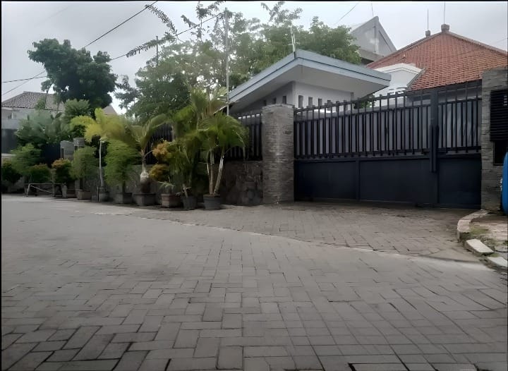 Dijual Rumah Mewah dan Luas di Kutisari Utara Surabaya Timur - Image 1