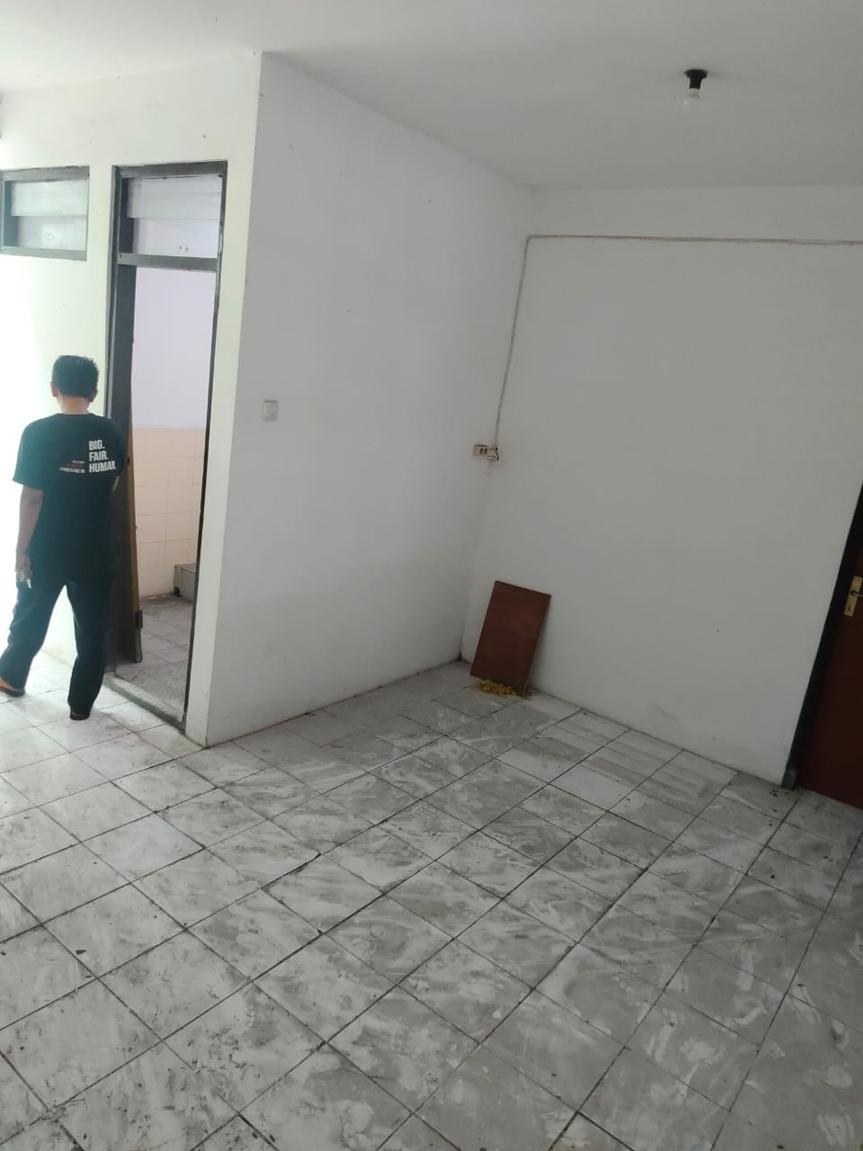 Disewakan Ruko 3,5 Lantai Murah Strategis Raya Kenjeran Surabaya Timur - Thumbnail 5
