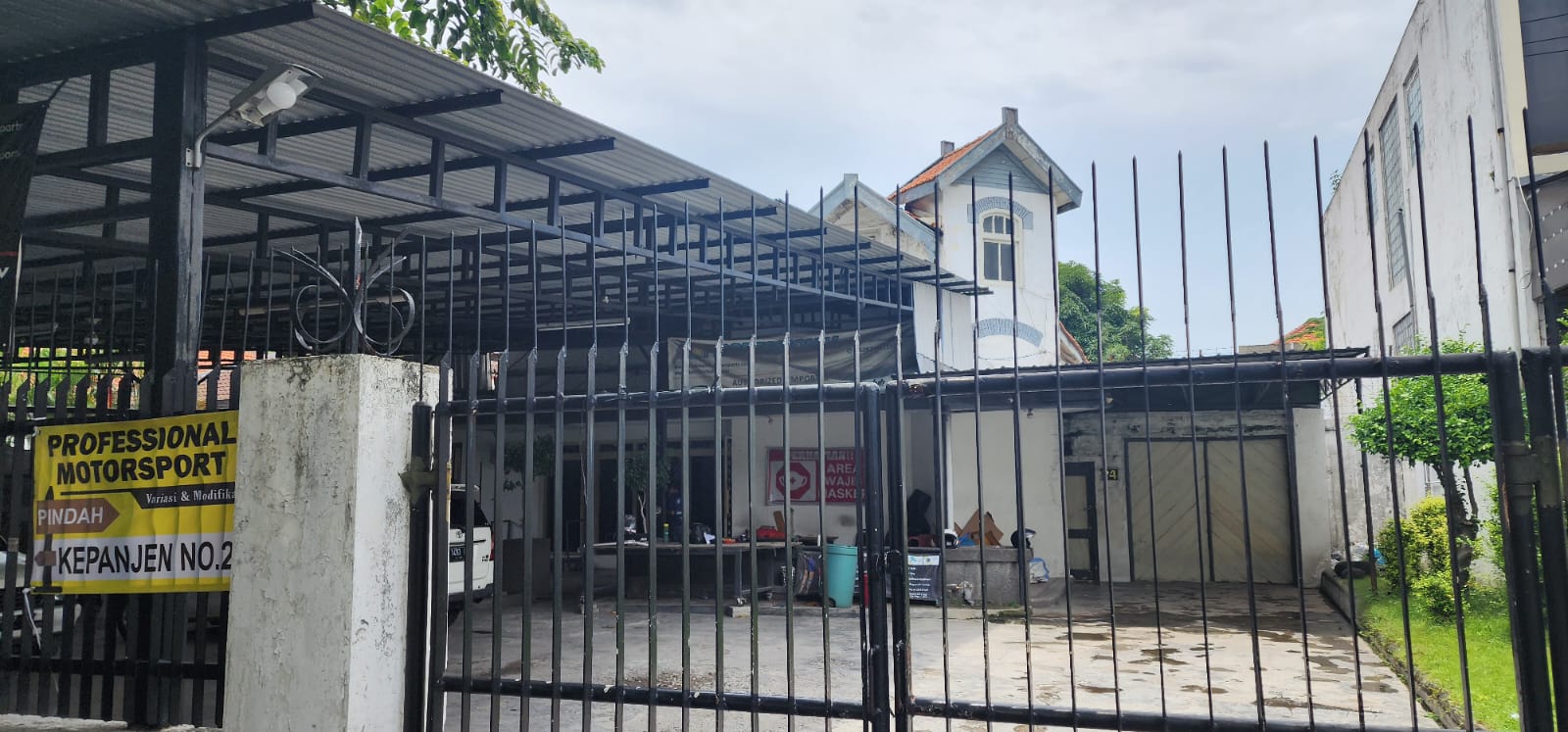 Dijual/Disewakan Rumah Strategis Anjasmoro Surabaya Pusat - Image 1