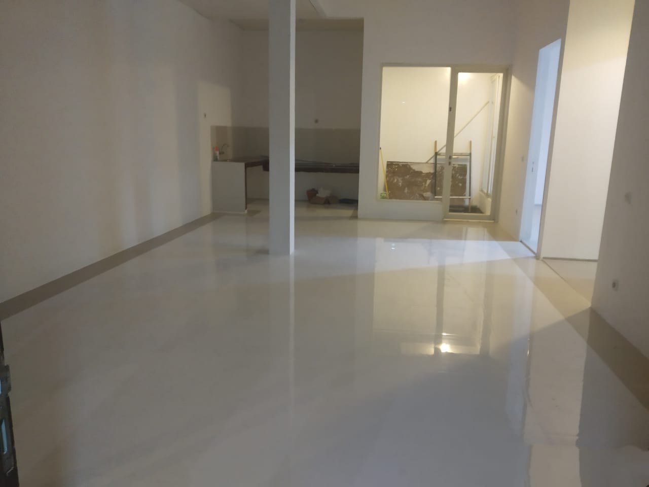 Dijual Murah Rumah Greenhill Citraland Surabaya Barat - Thumbnail 2