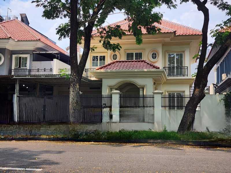 Disewakan Rumah Cocok Untuk Usaha di Raya Waterfront Citraland Surabaya Barat - Image 1