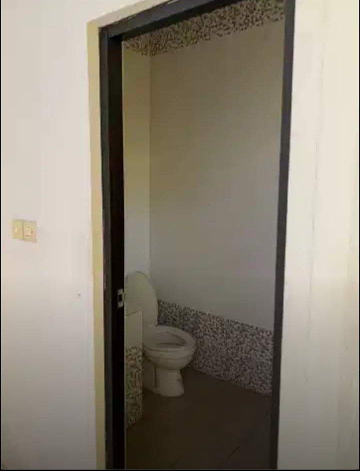 Disewakan Rumah Siap Huni Palm Residence Surabaya Barat - Thumbnail 7