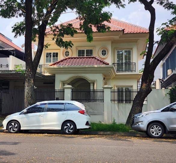 Disewakan Rumah Mewah Waterfront Citraland Lokasi Strategis Surabaya Barat - Thumbnail 2