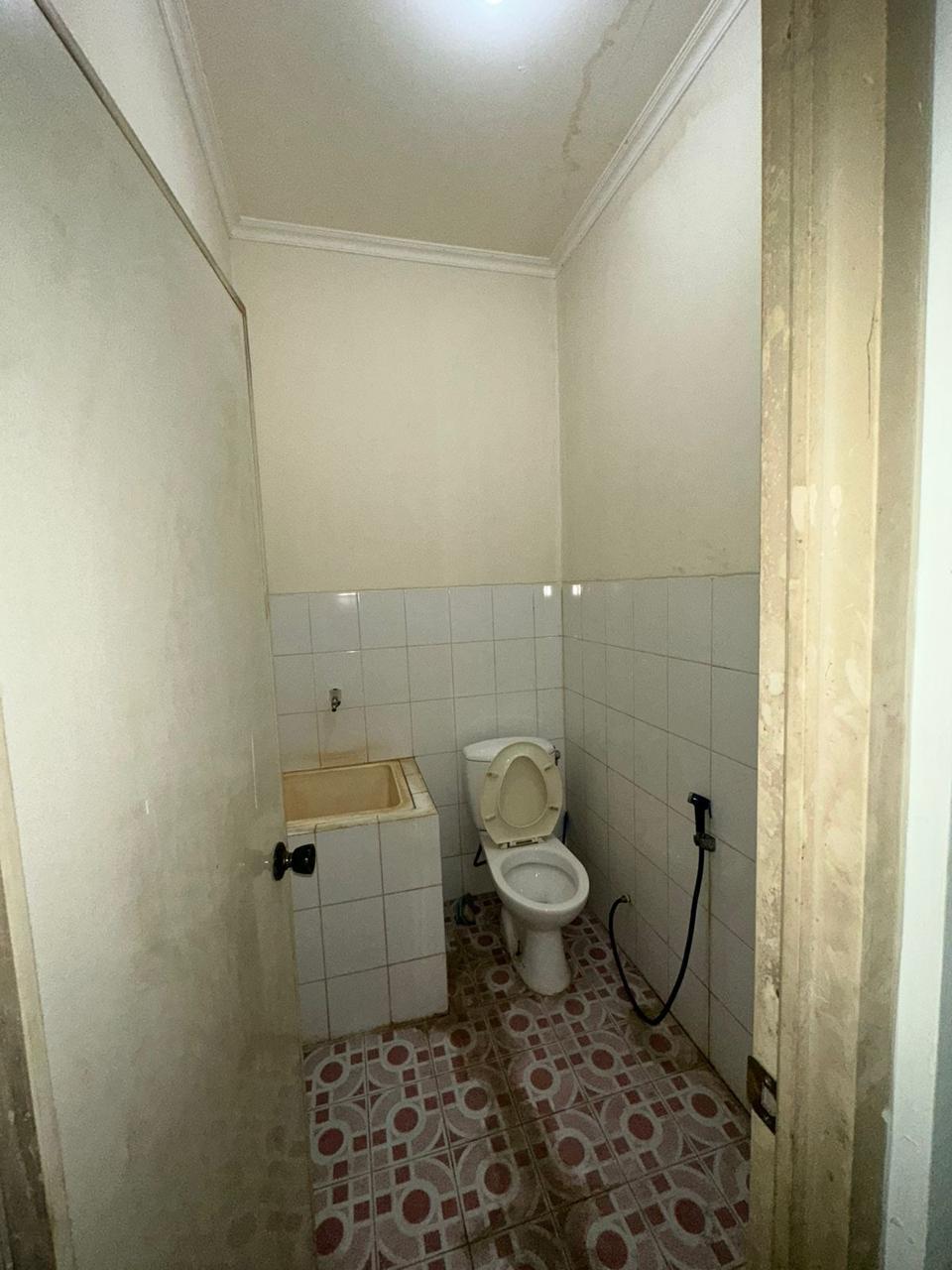 Dijual Ruko Jl. Kedungdoro Surabaya – Lokasi Bisnis Aktif dan Ramai Lalu Lintas - Thumbnail 5