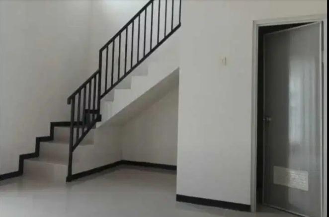 Dijual Rumah Jl. Gunung Anyar Grand Alana Surabaya dengan Lingkungan Tenang - Image 1