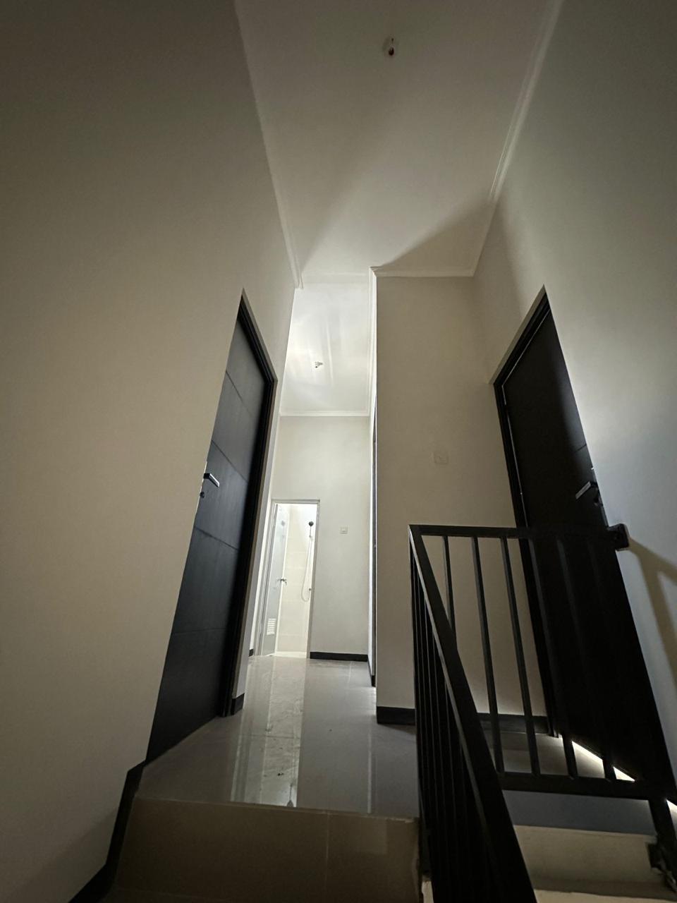 Dijual Rumah Jl. Gunung Anyar Grand Alana Surabaya dengan Lingkungan Tenang - Thumbnail 6