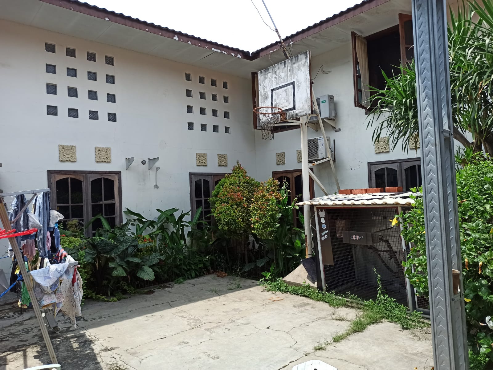 Dijual Rumah Luas Cocok Untuk Hunian dan Kantor di Jalan Rungkut Asri Barat Surabaya Timur - Thumbnail 2