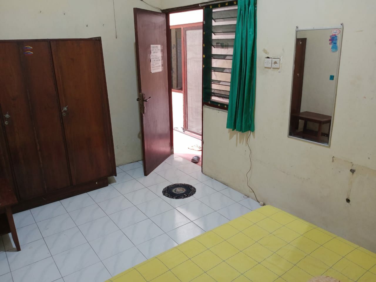 Dijual Rumah 2 Lantai dengan Kos Aktif di Ketintang Surabaya, Garasi Luas dan Penghasilan Bulanan - Thumbnail 4