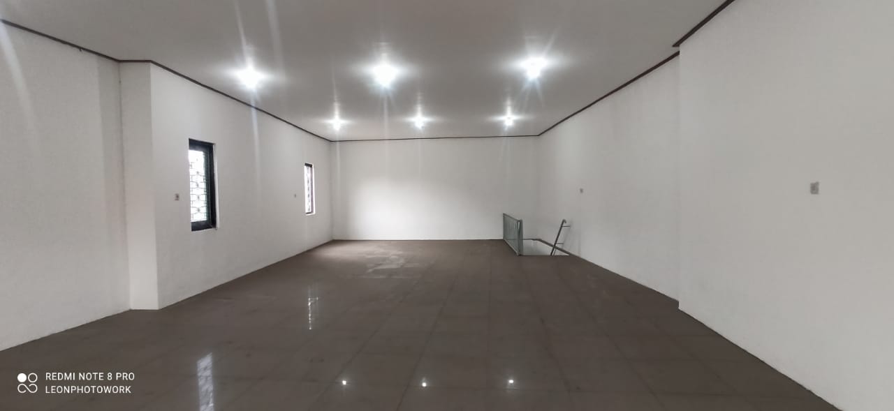 Disewakan Ruko 2 Lantai Siap Huni Lokasi Komersil di Baliwerti Surabaya Pusat - Image 1