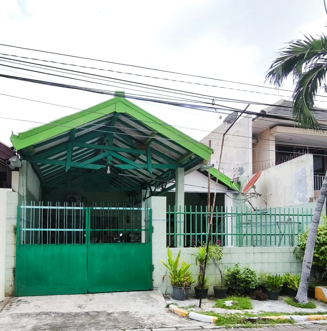 Dijual Rumah Hitung Tanah di Kawasan Kupang Baru, Surabaya Barat - Image 1