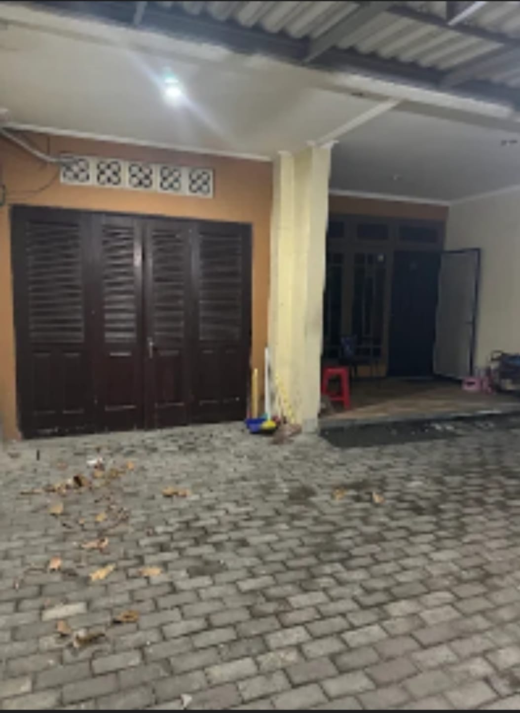Jual Rumah Semi Furnish Murah Strategis Nirwana Eksekutif Surabaya Timur - Image 1