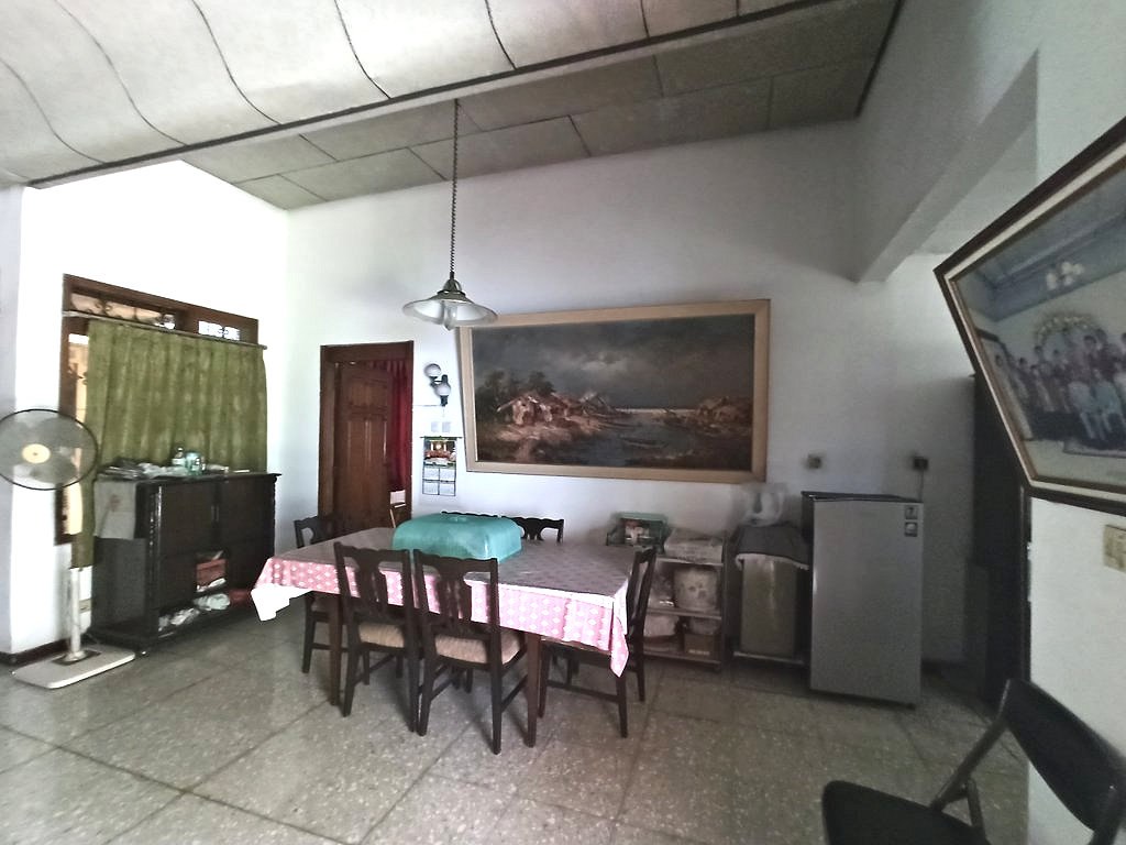 Jual Rumah Besar Terawat Raya Jemur Andayani Lokasi Strategis Surabaya Selatan - Thumbnail 4