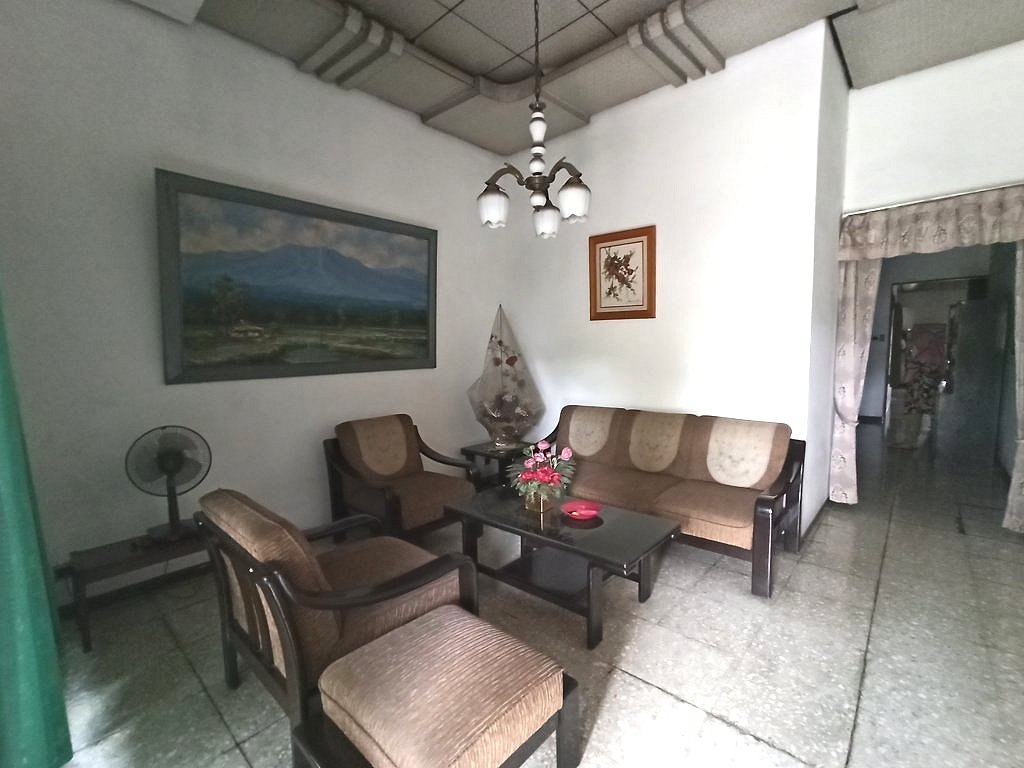 Jual Rumah Besar Terawat Raya Jemur Andayani Lokasi Strategis Surabaya Selatan - Thumbnail 5