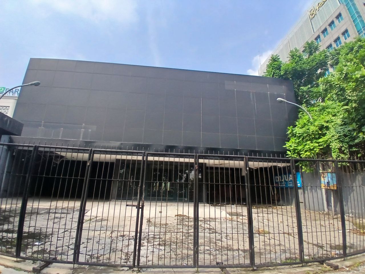 Dijual Rumah Usaha Strategis Raya Diponegoro Surabaya Pusat - Image 1