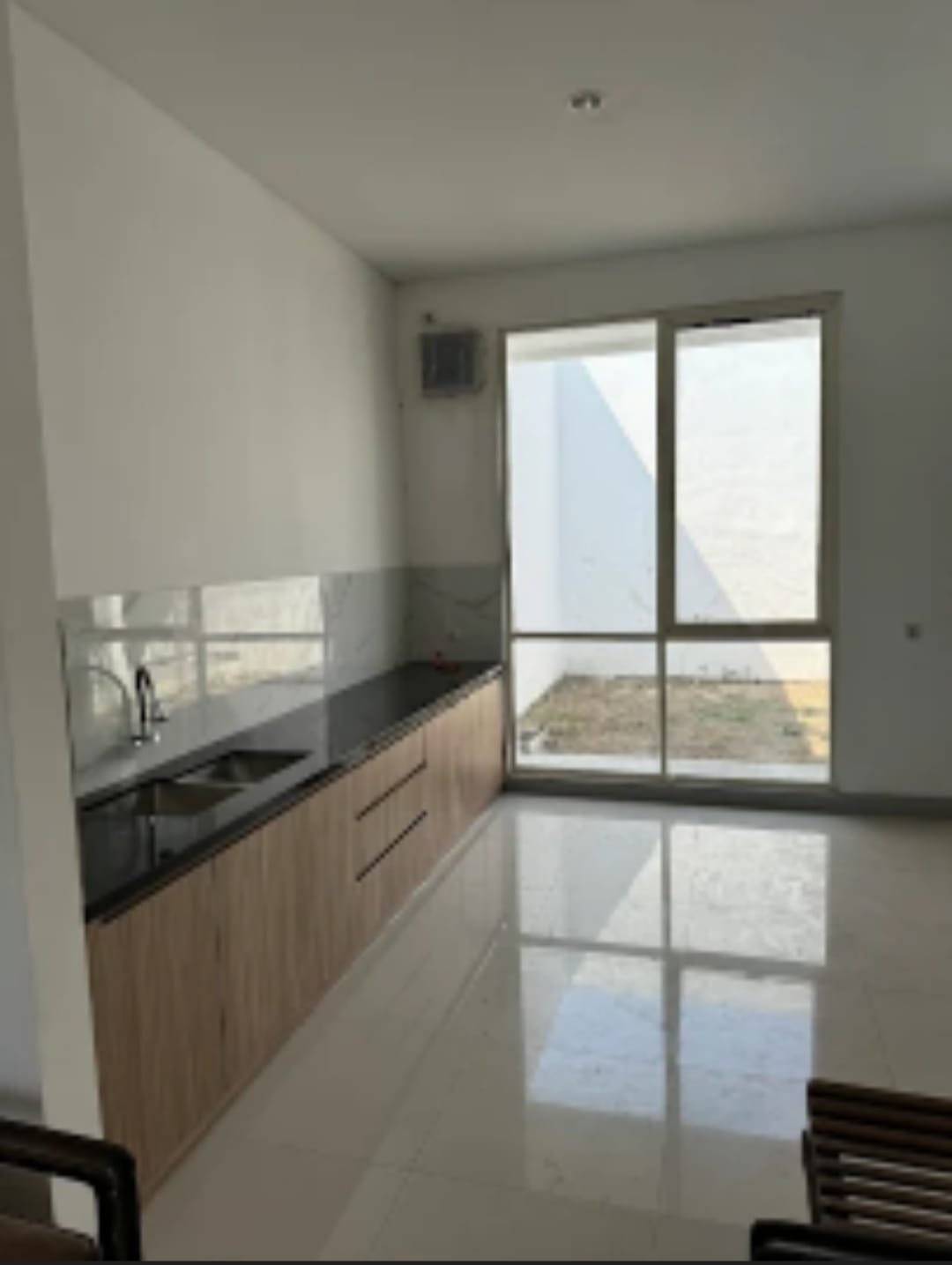 Jual Rumah Murah 2 Lantai Semi Furnish Tenggilis Mejoyo Selatan Surabaya Selatan - Thumbnail 8