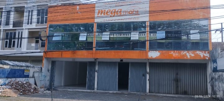 Disewakan Ruko 2 Lantai Jalan Raya A. Yani Utara Kota Malang Jawa Timur - Image 1