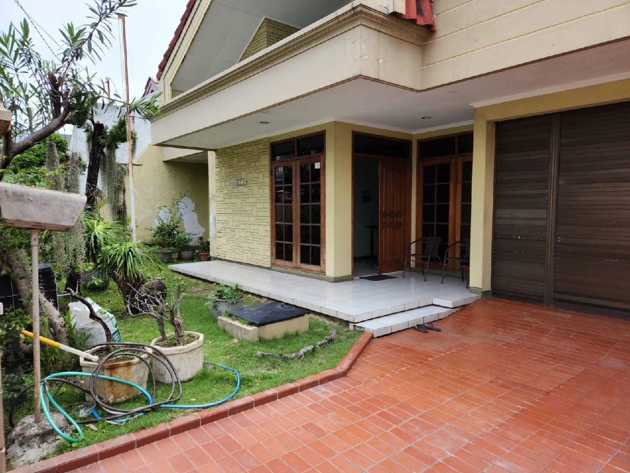 Dijual Rumah Kawasan Elit Dharmahusada Indah Surabaya Timur - Image 1