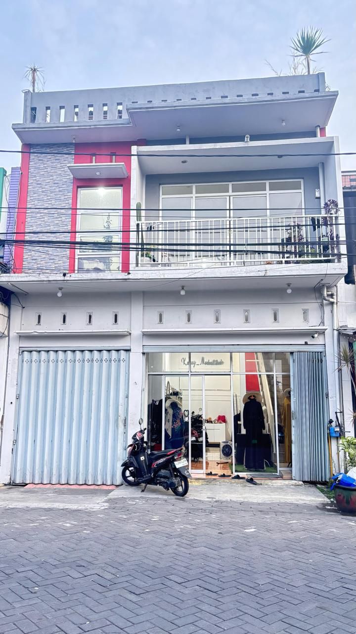 Dijual Ruko Siap Pakai Lokasi Strategis di Brotonegoro Barat Gresik - Image 1
