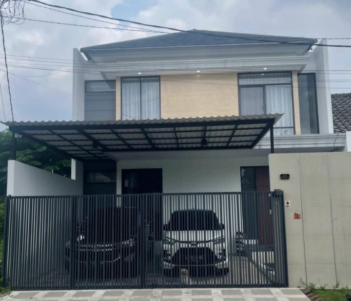 Jual Rumah 2 Lantai Semi Furnish Murah Strategis Tenggilis Mejoyo Selatan Surabaya - Image 1