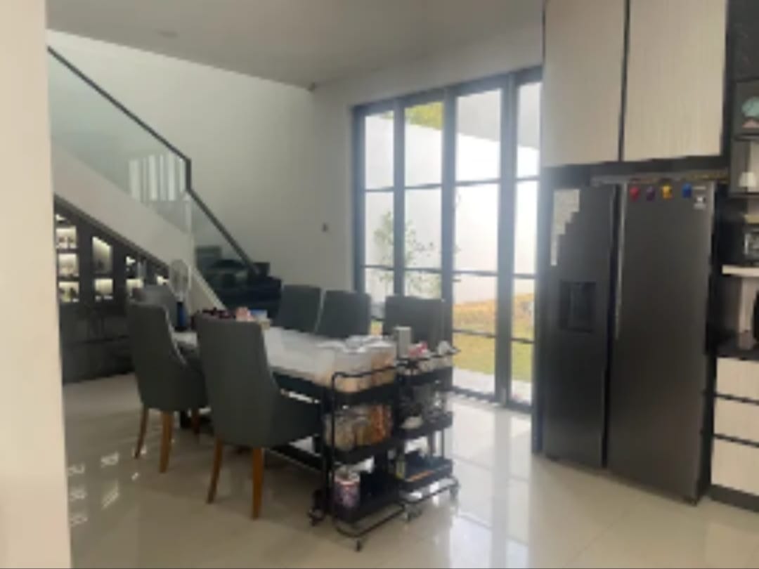 Jual Rumah Semi Furnish 2 Lantai Murah Strategis Tenggilis Mejoyo Selatan Surabaya Selatan - Thumbnail 8