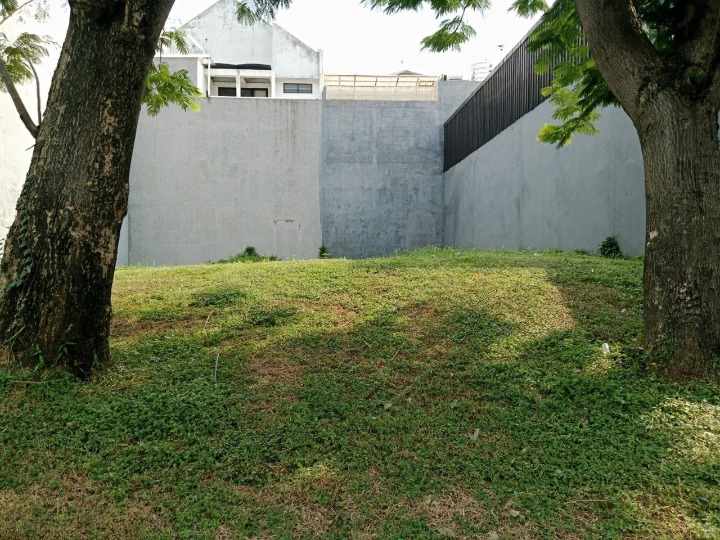 Disewakan Tanah Ideal Villa Taman Telaga Wilayah Surabaya Barat - Image 1