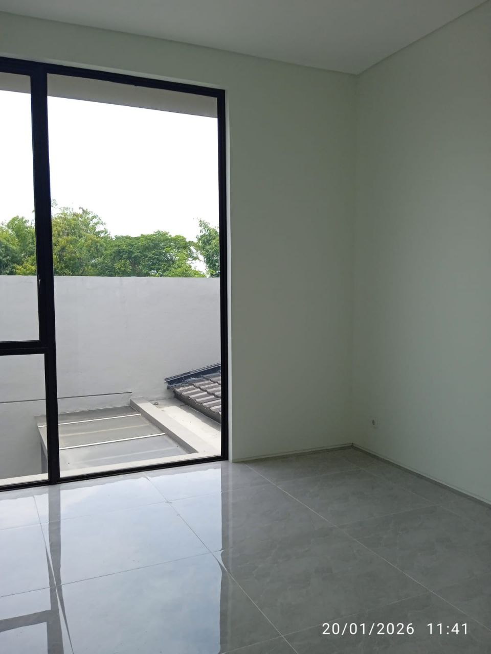Disewakan Rumah Eksklusif di Kawasan Premium District 9 Thomson Citraland Surabaya Barat - Thumbnail 2