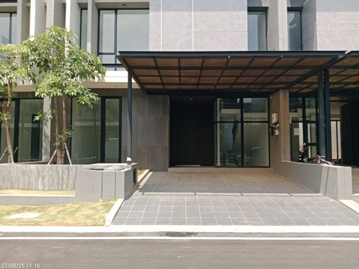Disewakan Rumah Eksklusif di Kawasan Premium District 9 Thomson Citraland Surabaya Barat - Image 1