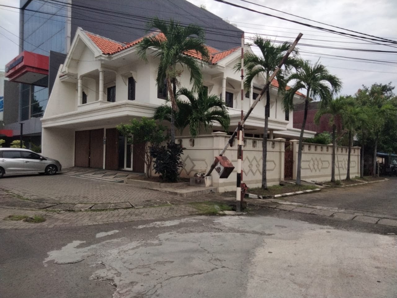 Dijual Rumah Lokasi Strategis di Gayungsari Surabaya Selatan - Image 1