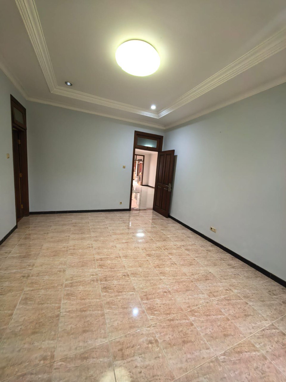 Dijual Rumah Mewah Renovasi Seperti Baru di Villa Bukit Mas Surabaya Barat - Thumbnail 2