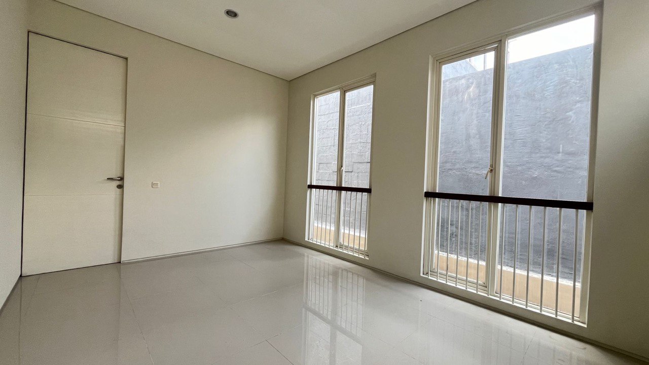 Dijual Rumah di Citraland Greenlake Wiyung Surabaya Barat - Thumbnail 2