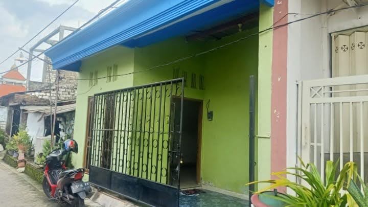 Dijual Murah Rumah Nyaman Strategis di Benjeng Gresik - Image 1