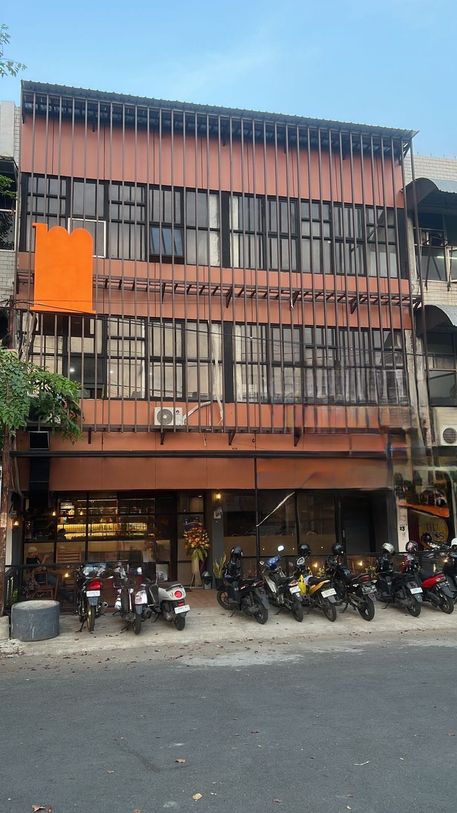 Dijual Murah Ruko 2 Jejer di Manyar Kertoarjo Wilayah Surabaya Timur - Image 1