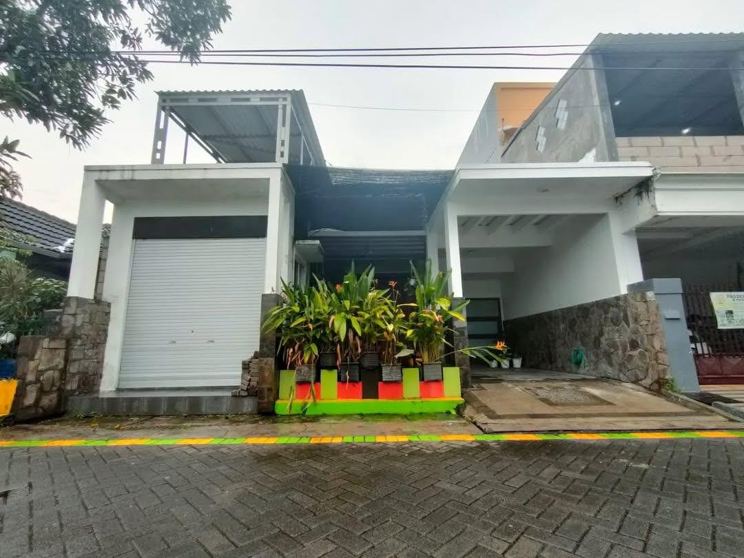 Dijual Rumah Murah 2 lantai Lokasi Strategis di Lidah Kulon Wilayah Surabaya Barat - Image 1
