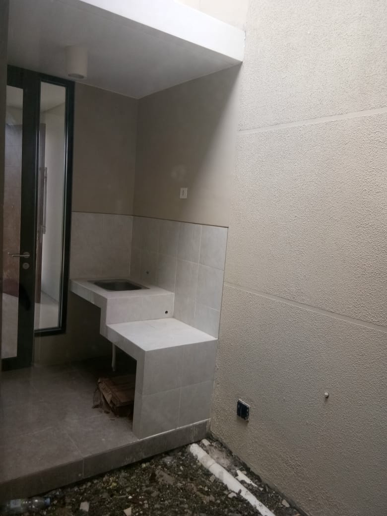 Dijual Rumah 2 Lantai di Northwest Lake Citraland Utara Surabaya Barat - Thumbnail 4