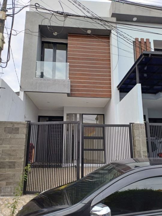 Dijual Rumah Baru 2 Lantai Murah di Klampis Semolo Wilayah Surabaya Timur - Image 1