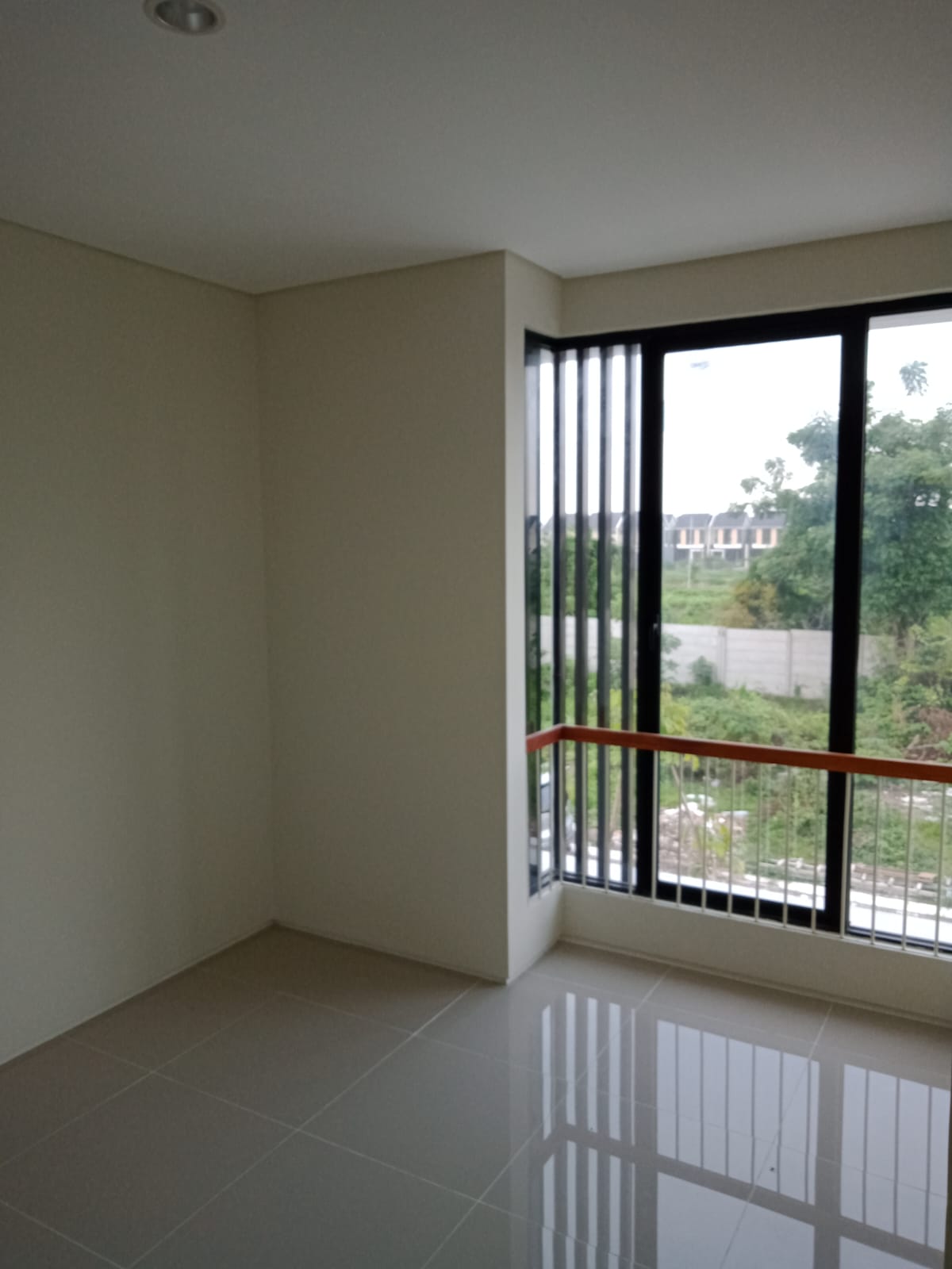Jual Rumah 2 Lantai Northwest Lake Siap Huni Citraland Utara Surabaya Barat - Thumbnail 2