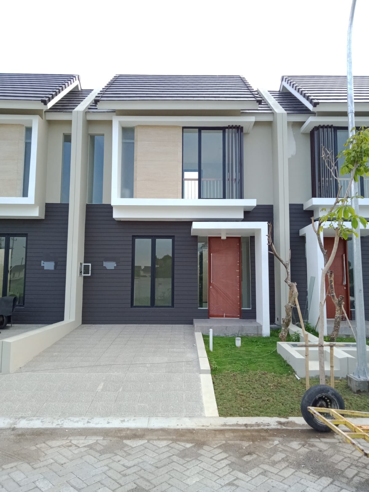 Dijual Rumah Siap Huni  2 Lantai Northwest Lake Citraland Utara Surabaya Barat - Thumbnail 2