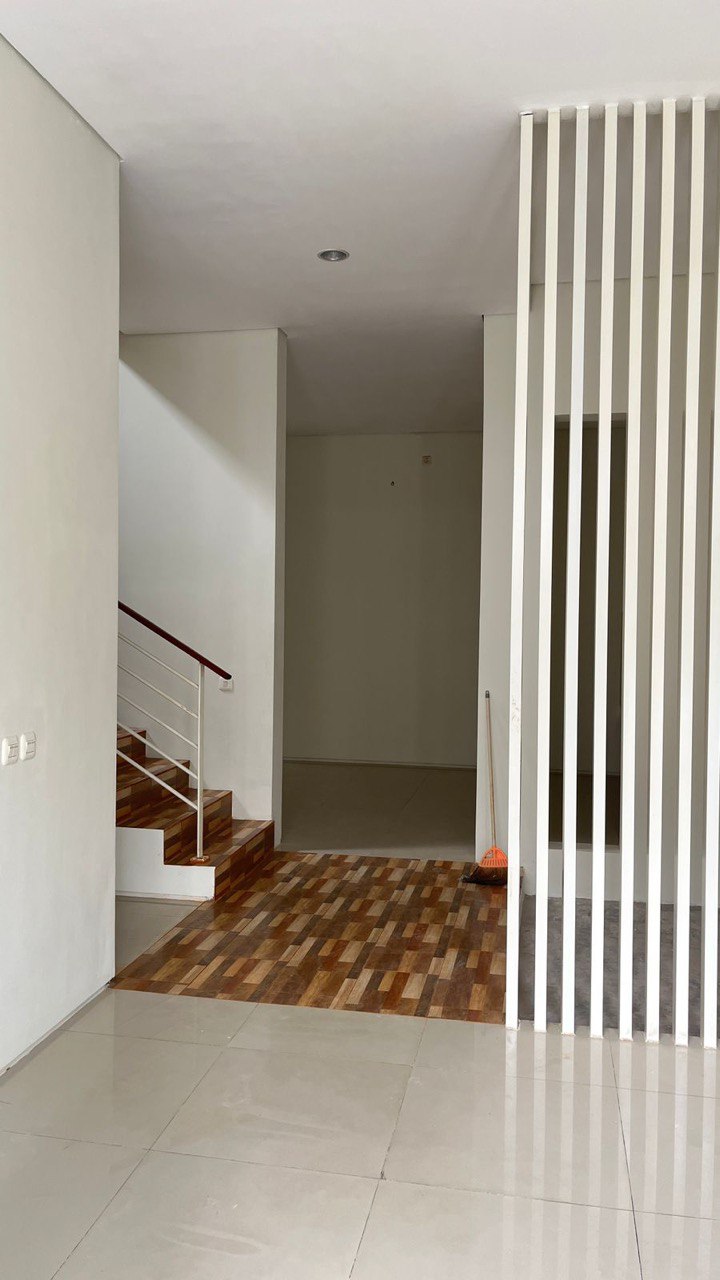 Dijual Rumah Greenlake, Wiyung Citraland Surabaya Barat - Thumbnail 4