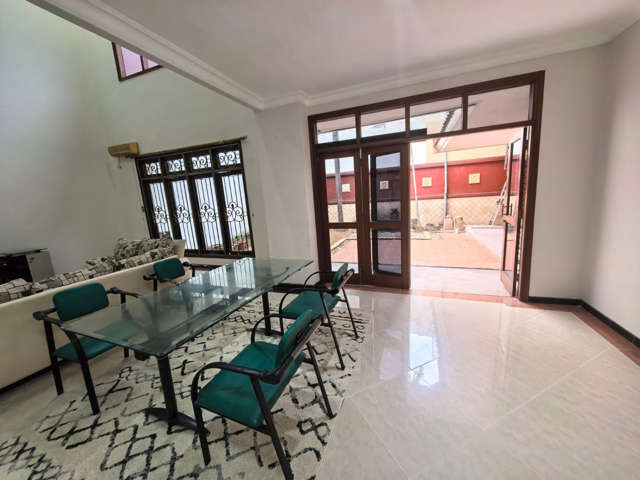 Dijual Rumah Renovasi Seperti Baru Elit di Villa Bukit Mas Surabaya Barat - Image 1