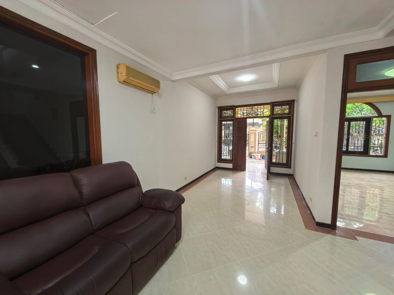Dijual Rumah Renovasi Seperti Baru Elit di Villa Bukit Mas Surabaya Barat - Thumbnail 4
