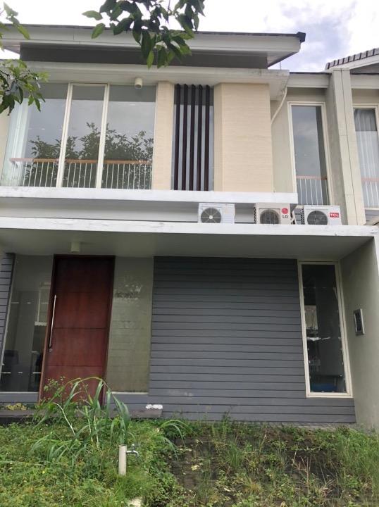 Dijual Rumah Ciamik 2 Lantai di Northwest Park Citraland Utara Surabaya Barat - Image 1