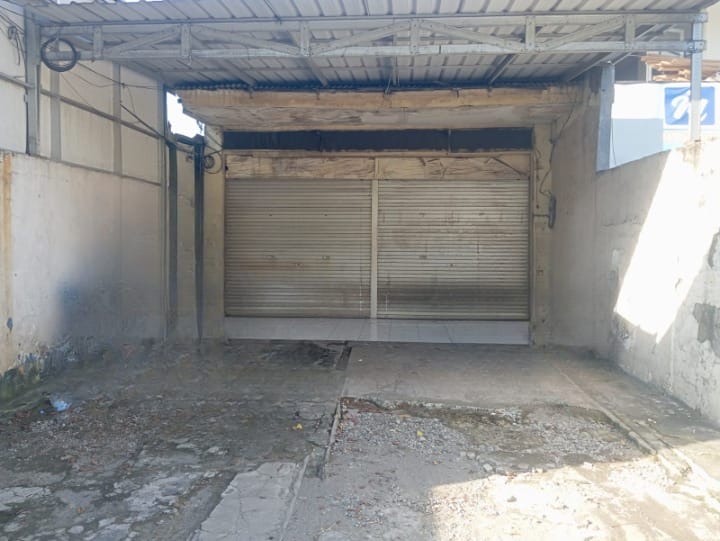 Disewakan Rumah Usaha di Raya Wiyung Surabaya Selatan - Image 1