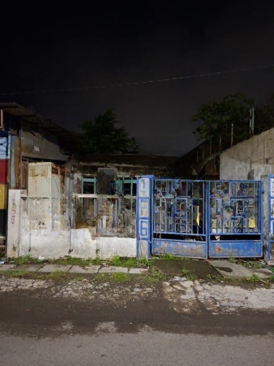 Dijual Rumah Hitung Tanah Lokasi Strategis di jalan Petemon Wilayah Surabaya Pusat - Image 1