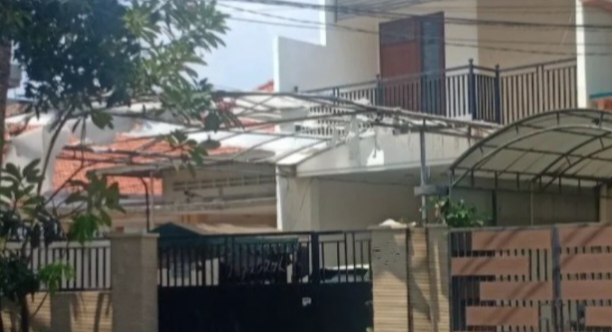 Dijual Rumah Nyaman Strategis di Tegalsari Wilayah Surabaya Pusat - Image 1