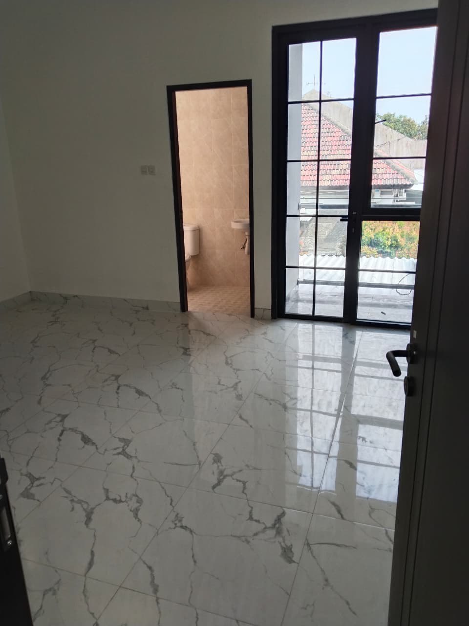 Dijual Rumah Baru 2 Lantai di Semolowaru Tengah Surabaya Timur - Thumbnail 2