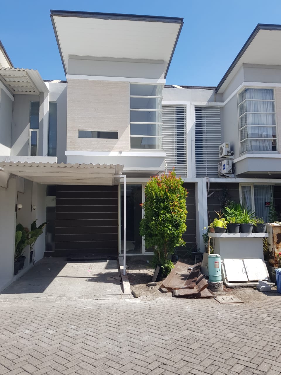 Dijual Murah Rumah Siap Huni Royal Park Residence Gunung Anyar Surabaya Selatan - Image 1